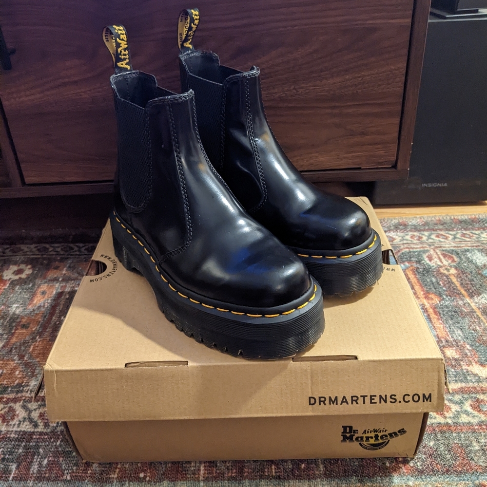 Dr. Martens 2976 Quad Platform Chelsea Boot - 6
